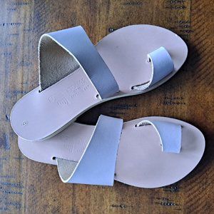 Leather Thong Sandal - Size Woman's 8 - Euro 6